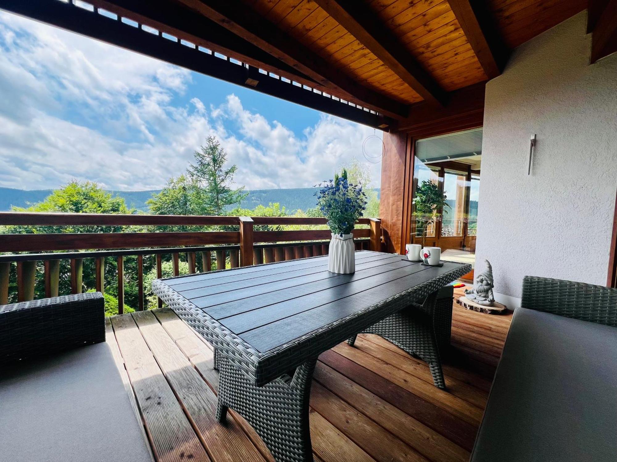 Panoramablick Mit Privatparkplatz, 2 Balkone Und 1,5 Baeder Διαμέρισμα Titisee-Neustadt Εξωτερικό φωτογραφία